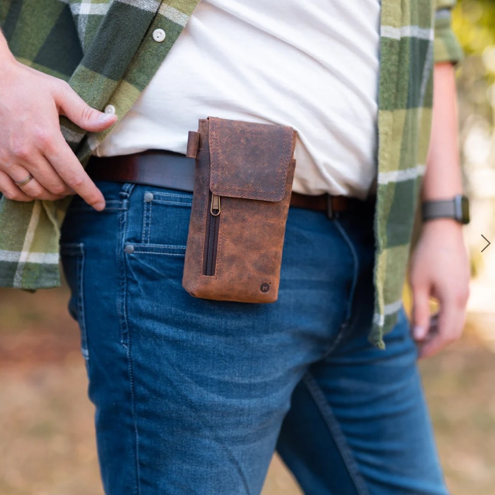 NWB MOONSTER LEATHER PHONE HOLSTER